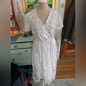 Elegant White and Silver Sequin Floral Maxi Dress XL Waist Sash Weddings NWOT